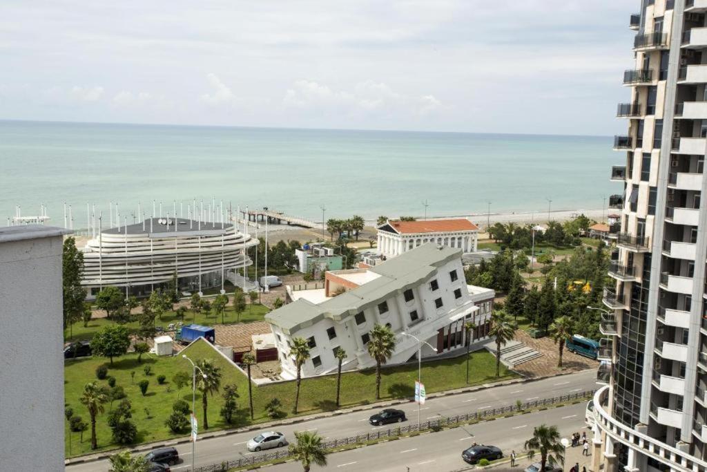 Apartment On Sherif Khimshiashvili Street 15B Batumi Ngoại thất bức ảnh
