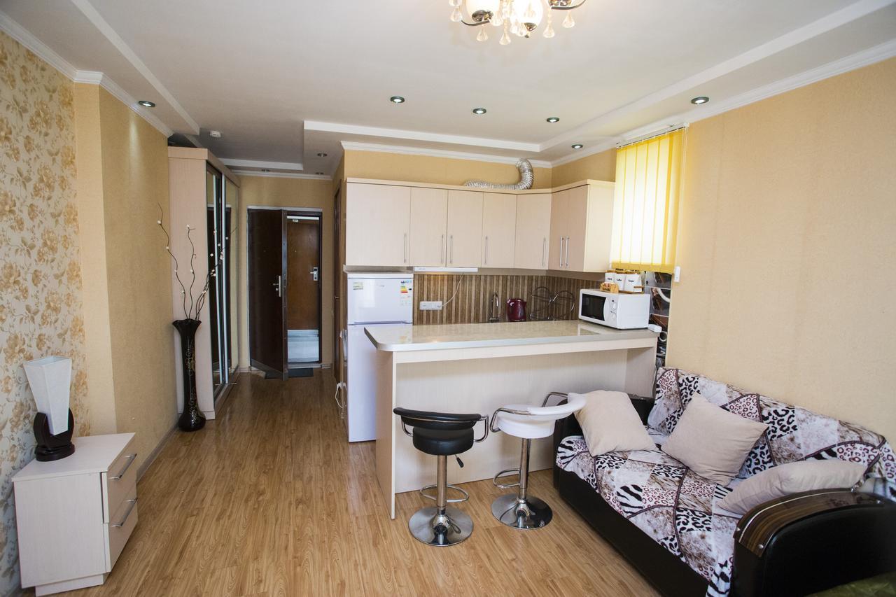 Apartment On Sherif Khimshiashvili Street 15B Batumi Ngoại thất bức ảnh