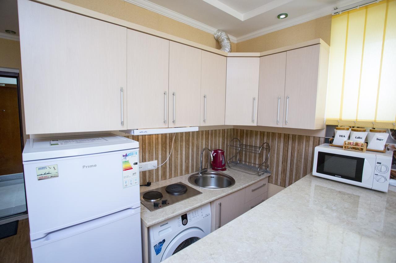 Apartment On Sherif Khimshiashvili Street 15B Batumi Ngoại thất bức ảnh